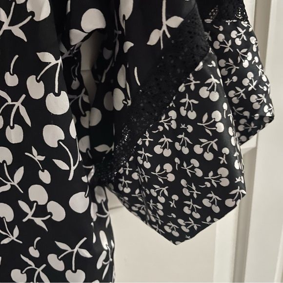 New! Victoria's Secret Black White Cherry Print Short Robe wrap Jacket 22967 - Picture 7 of 9